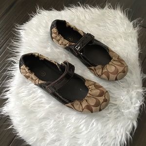Coach Mary Jane Shoes Size 5.5